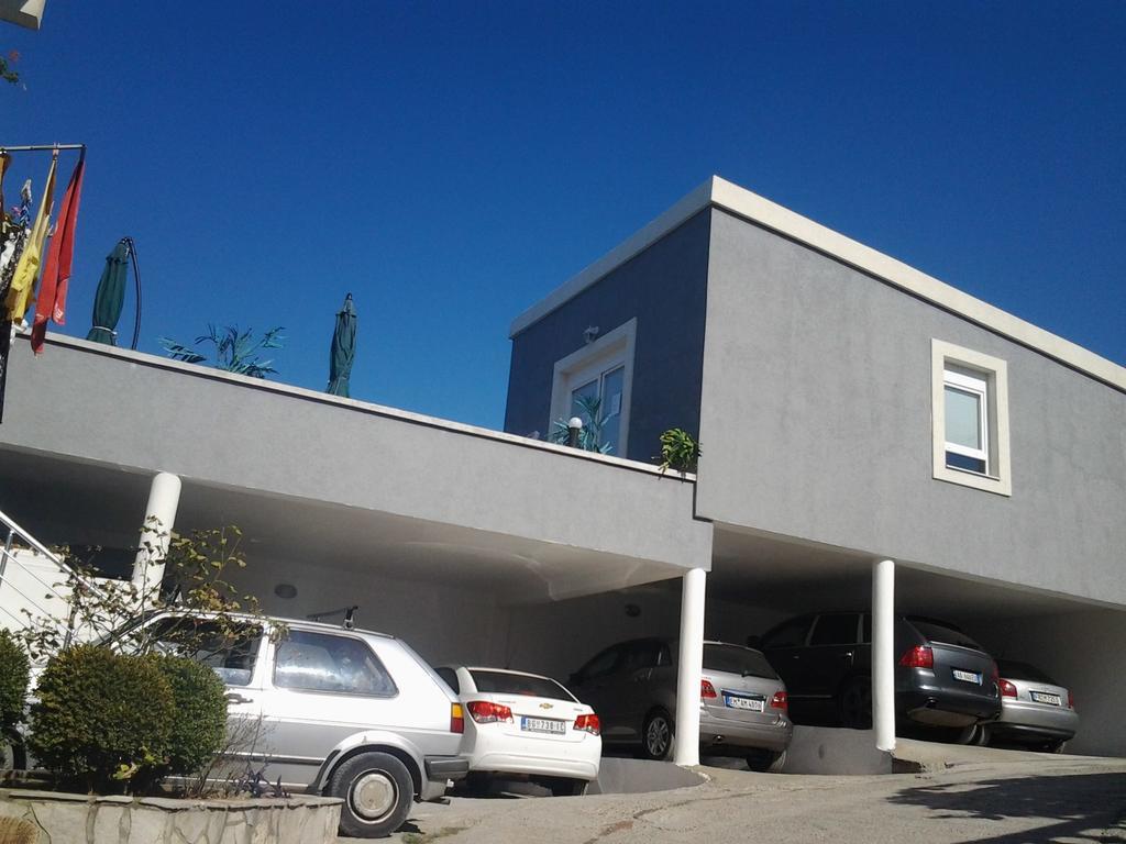 Guesthouse Oaza Emi Dobra Voda Exteriör bild