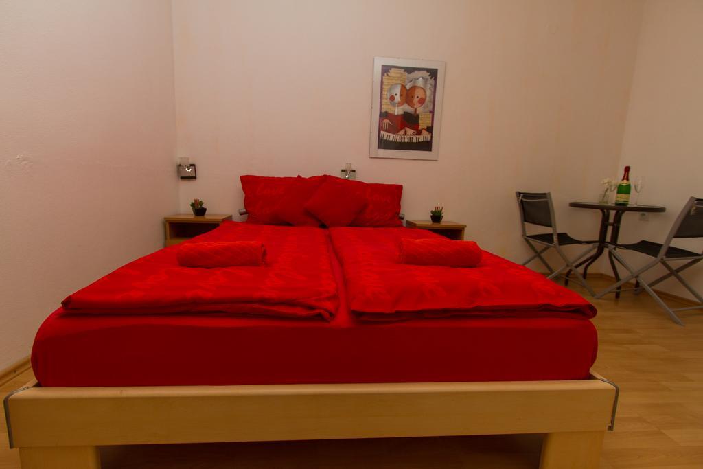 Guesthouse Oaza Emi Dobra Voda Exteriör bild