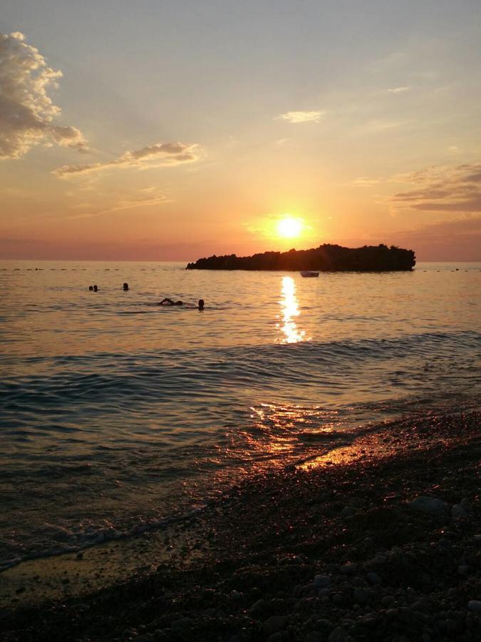 Guesthouse Oaza Emi Dobra Voda Exteriör bild